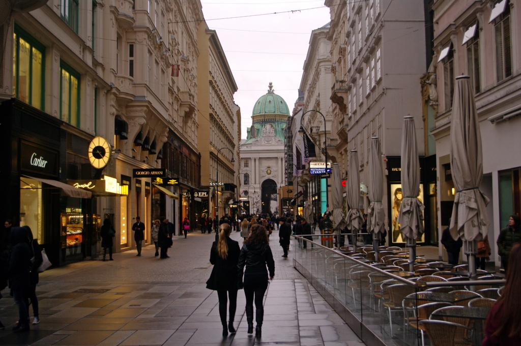 Церковь Сан-Джеремия, расположенная "на углу" Гранд-канала и канала