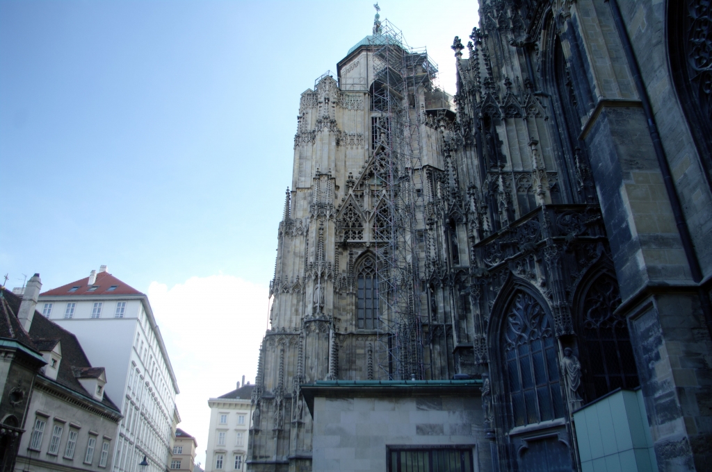 Железнодорожный вокзал Санта Лючия выглядит не очень "по